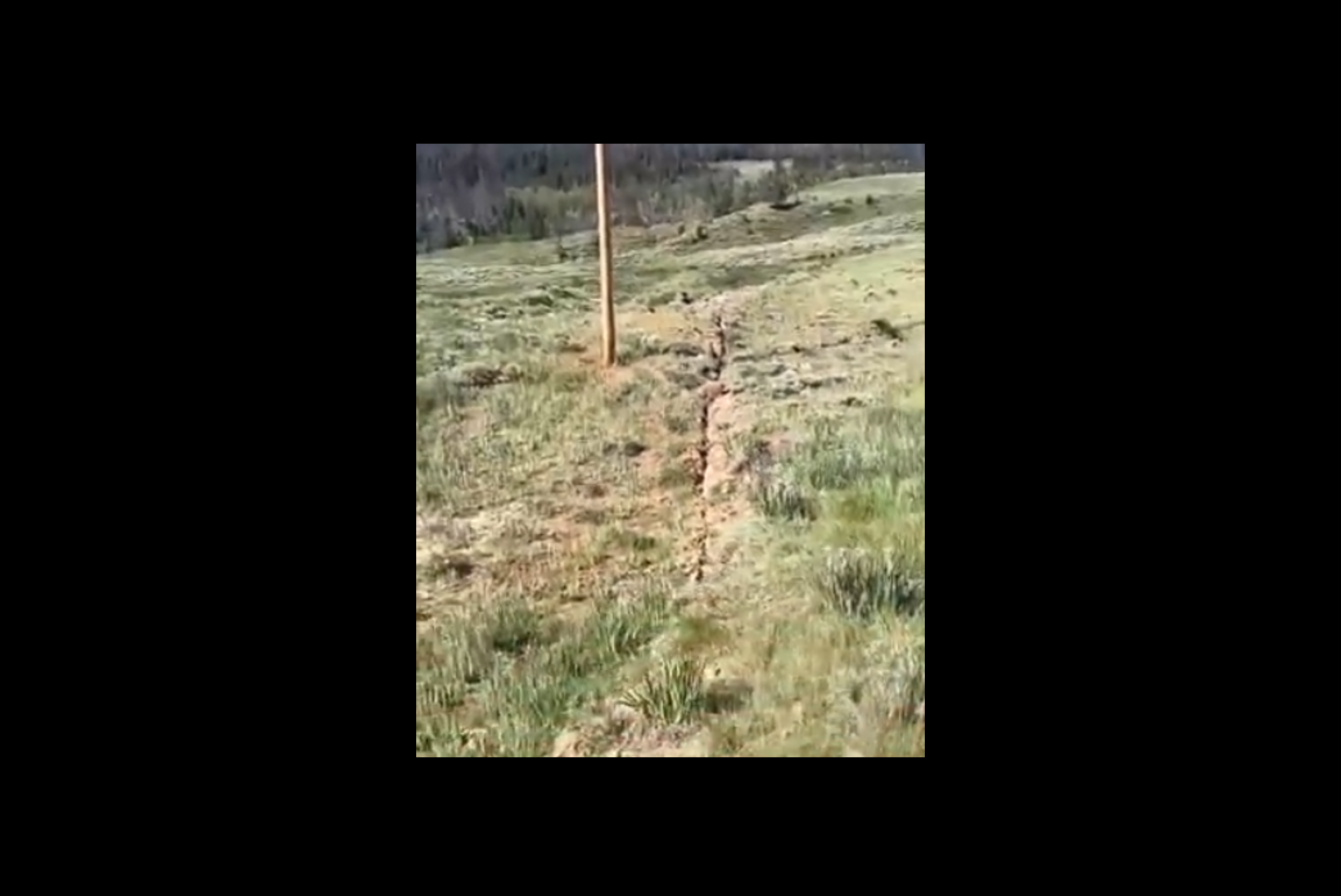 Are fault line cracks forming around a supervolcano at Yellowstone ...